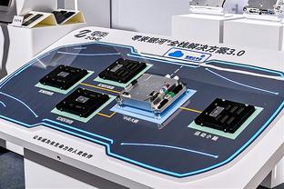 尽管受伤不能上场，但每一个主场库尔图瓦都会来到现场为队友加油